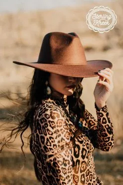 Sterling Kreek Hear Me Roar Top -Clothing Women's Clothing/Brgs sales store image 1ccc404c b0b4 48cc b17f 4c4240a1fcb6