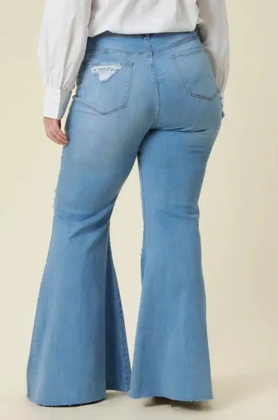 Vibrant MIU Plus Size High Rise Distressed Jeans Medium Wash 5 Vibrant MIU Plus Size High Rise Distressed Jeans Medium Wash - Image 3